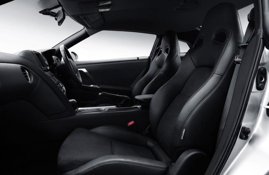  Nissan GT-R 2007 года  (фото 14 из 480)
